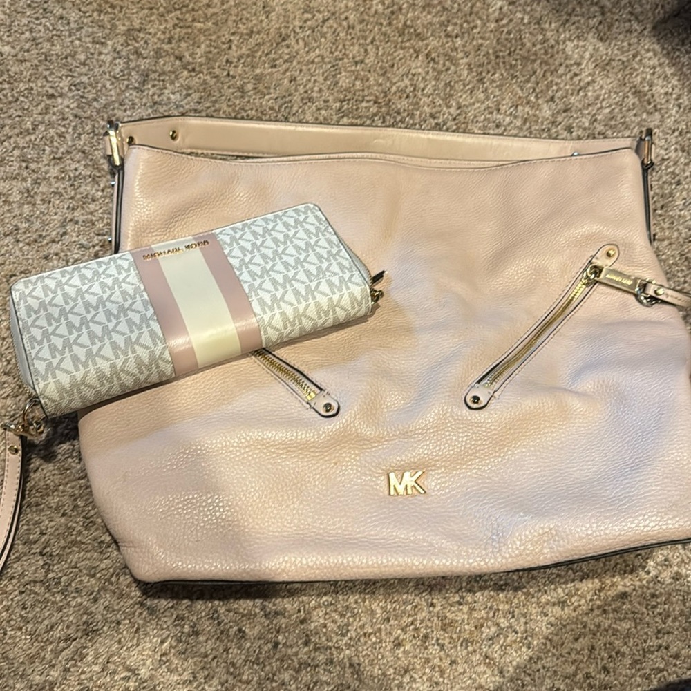Michael Kors large purse and matching wallet